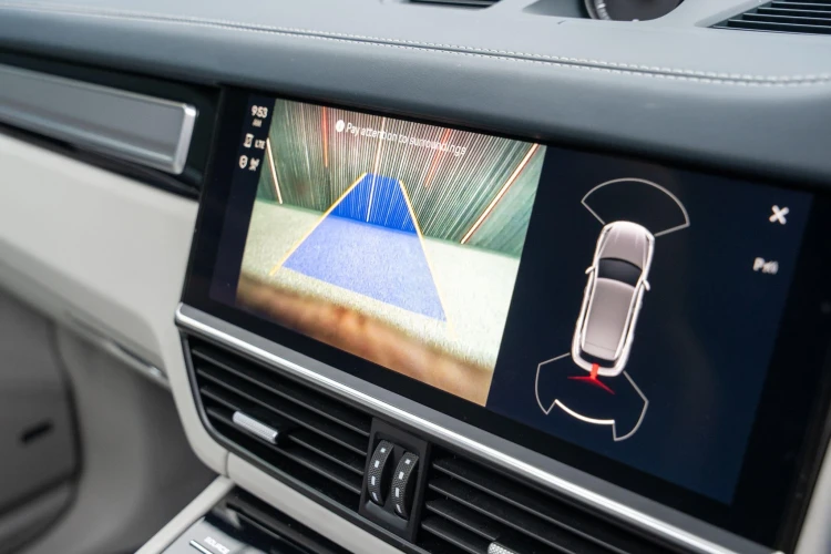 Vehicle Image 8