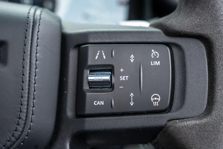 Vehicle Image 32