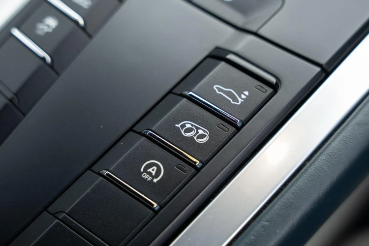 Vehicle Image 35