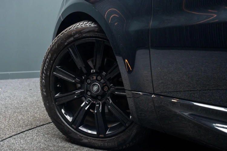 Vehicle Image 13