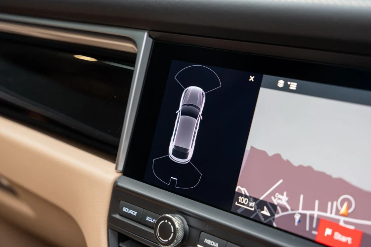 Vehicle Image 10
