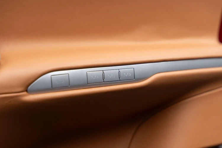 Vehicle Image 36