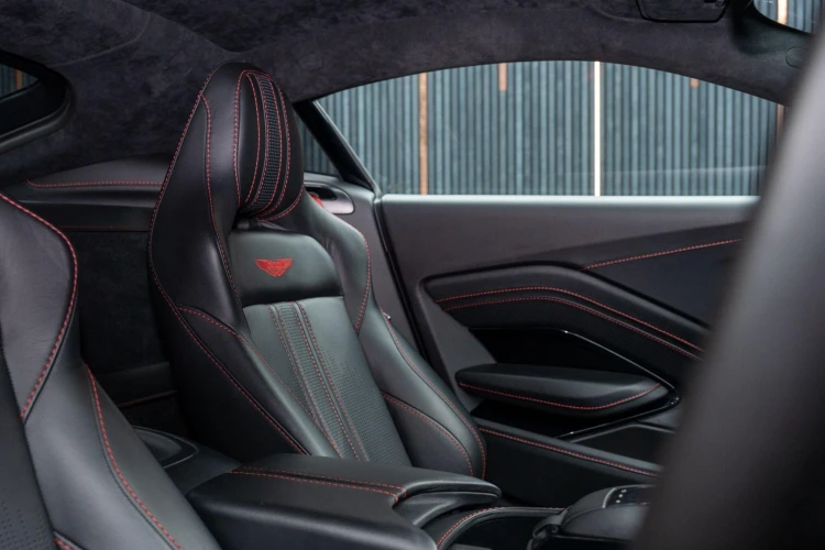 Vehicle Image 12
