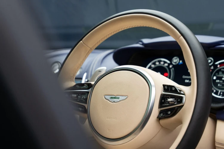 Vehicle Image 37