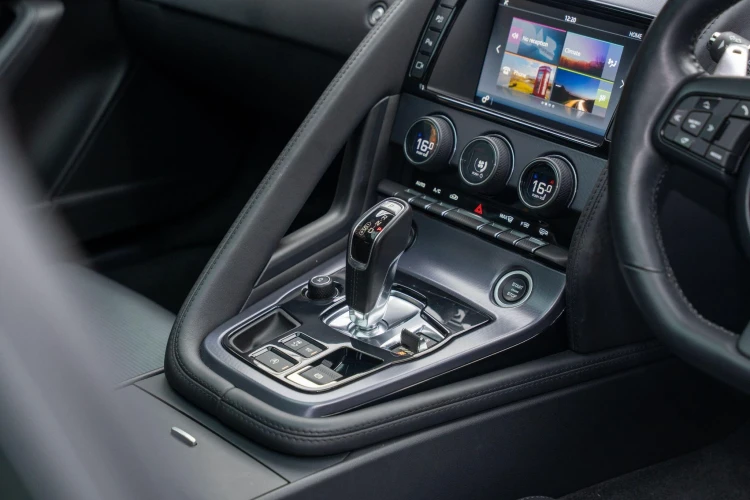 Vehicle Image 36