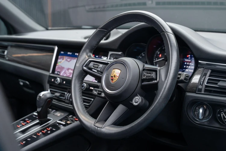Vehicle Image 40