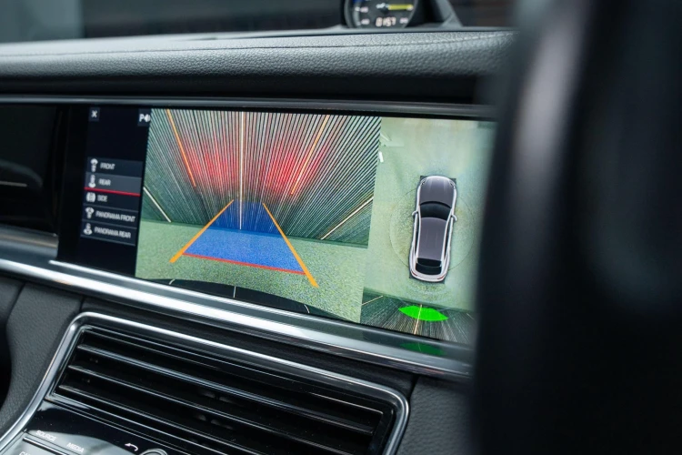 Vehicle Image 8