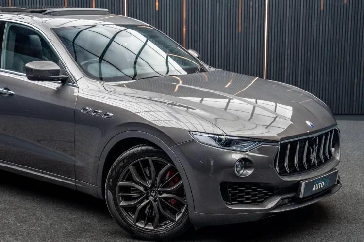 Vehicle Image 9