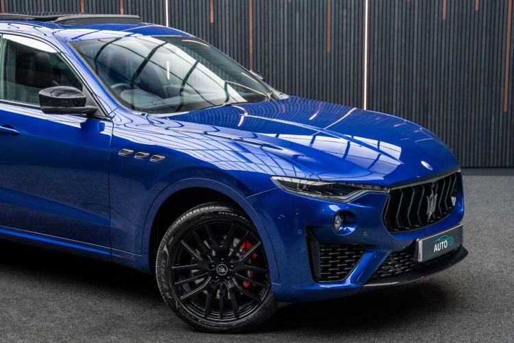 Vehicle Image 9