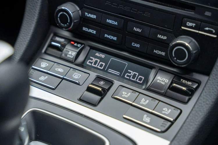 Vehicle Image 15