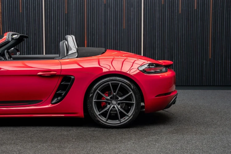 Vehicle Image 21