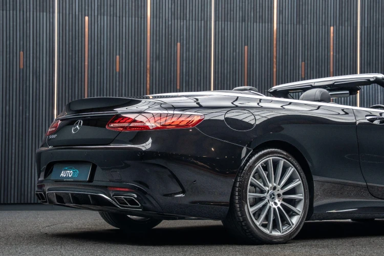 Vehicle Image 23