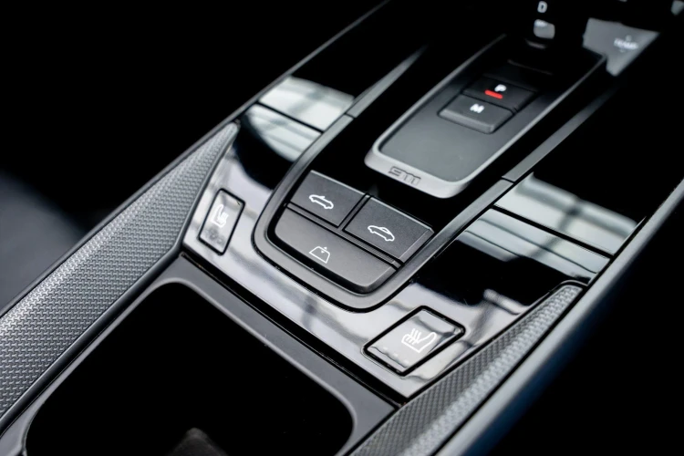 Vehicle Image 30