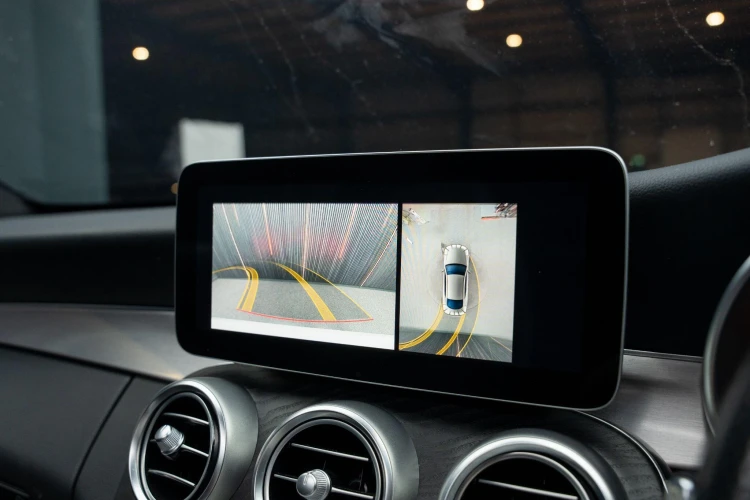 Vehicle Image 8