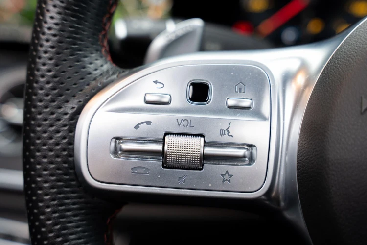 Vehicle Image 30