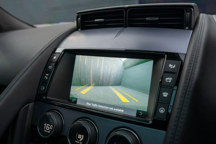 Vehicle Image 8