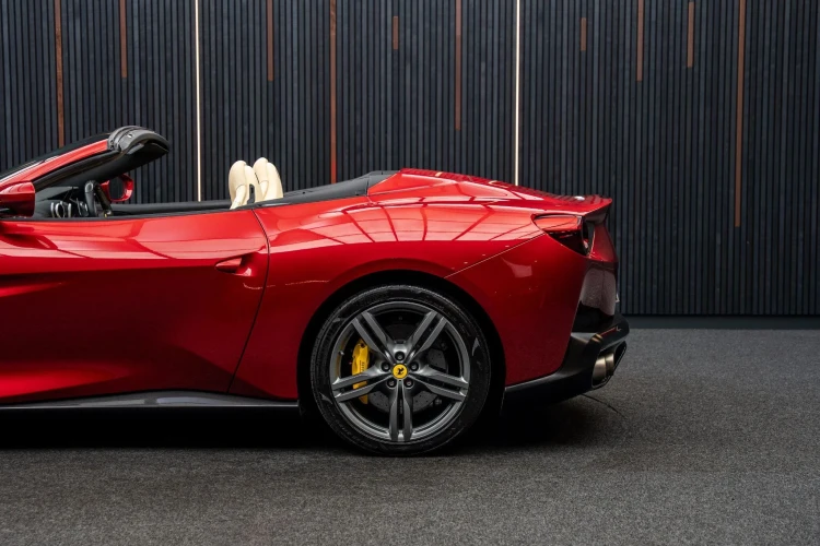 Vehicle Image 24