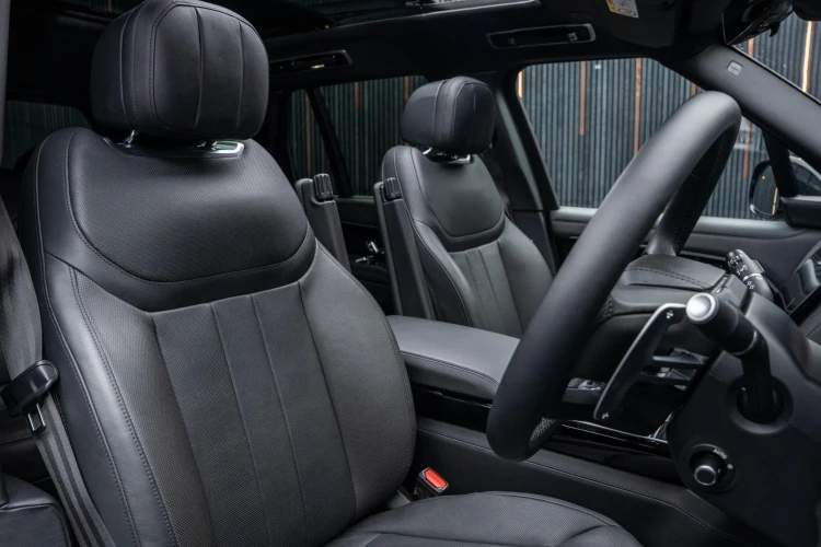 Vehicle Image 12