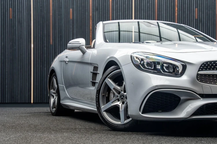 Vehicle Image 9