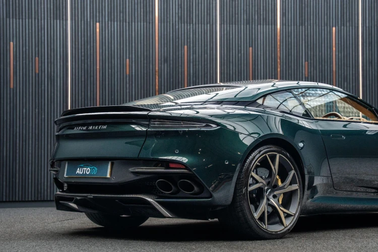 Vehicle Image 25