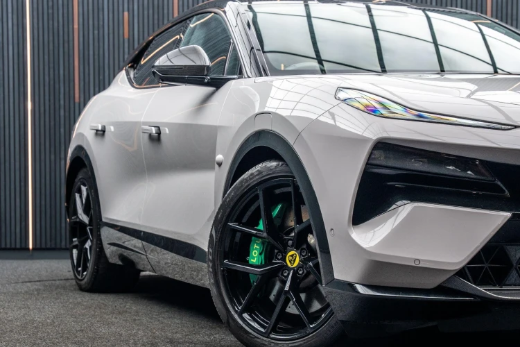 Vehicle Image 7