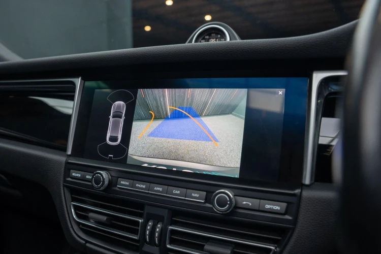 Vehicle Image 8