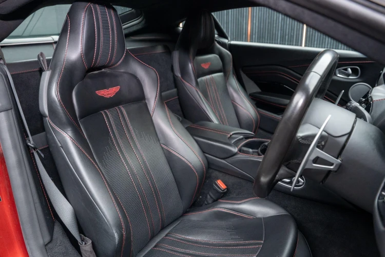 Vehicle Image 12