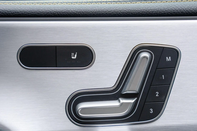 Vehicle Image 36