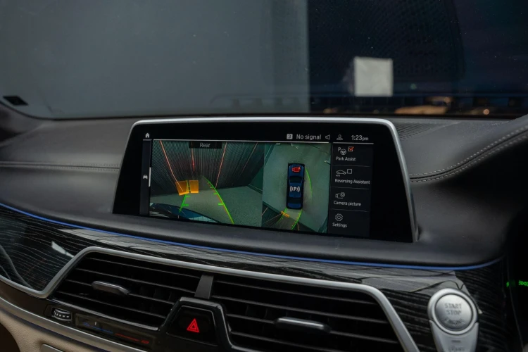 Vehicle Image 10