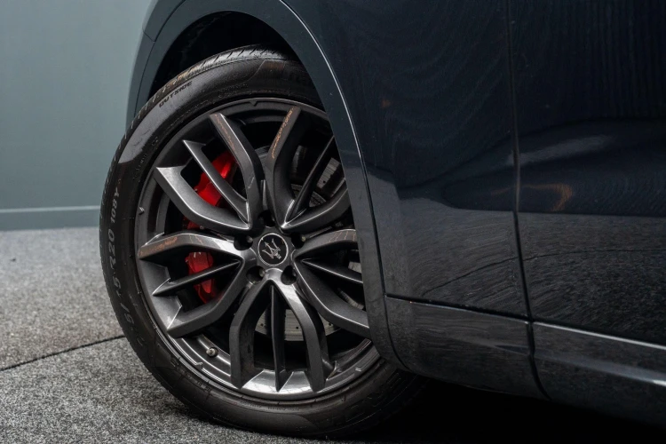 Vehicle Image 13