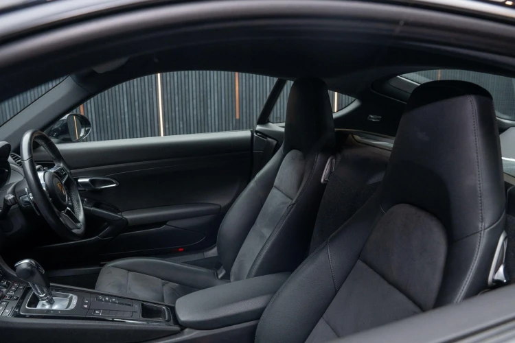 Vehicle Image 38