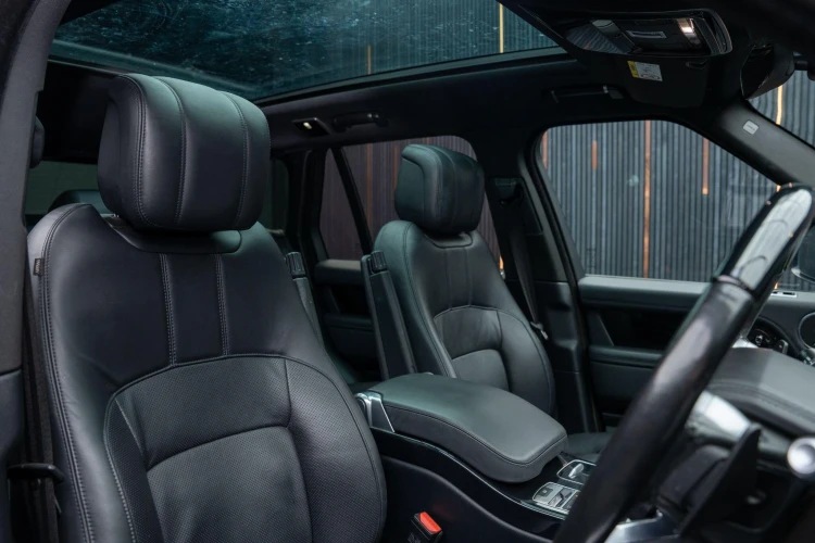 Vehicle Image 12