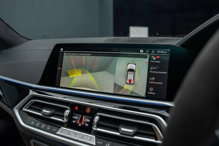 Vehicle Image 10