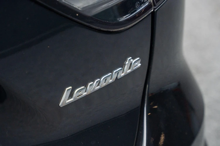 Vehicle Image 25