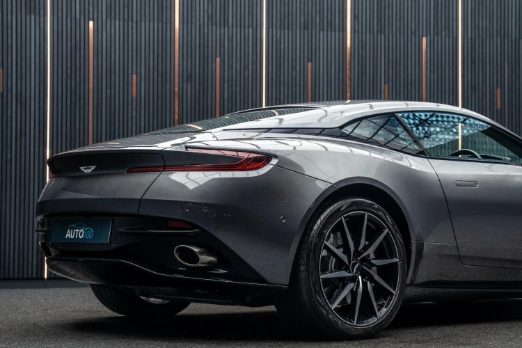 Vehicle Image 21
