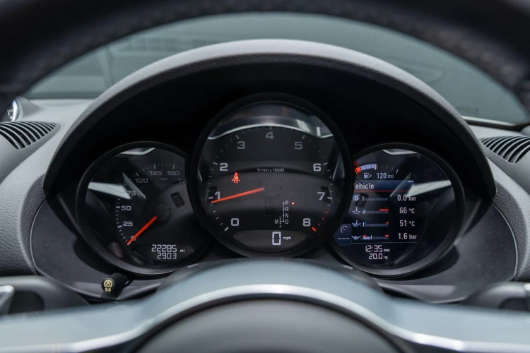 Vehicle Image 32