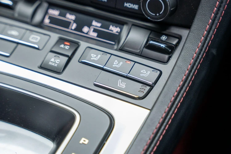 Vehicle Image 30