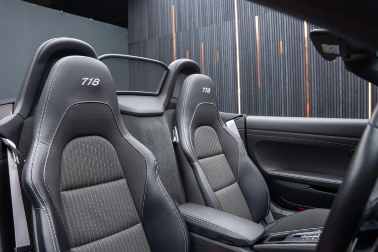 Vehicle Image 12