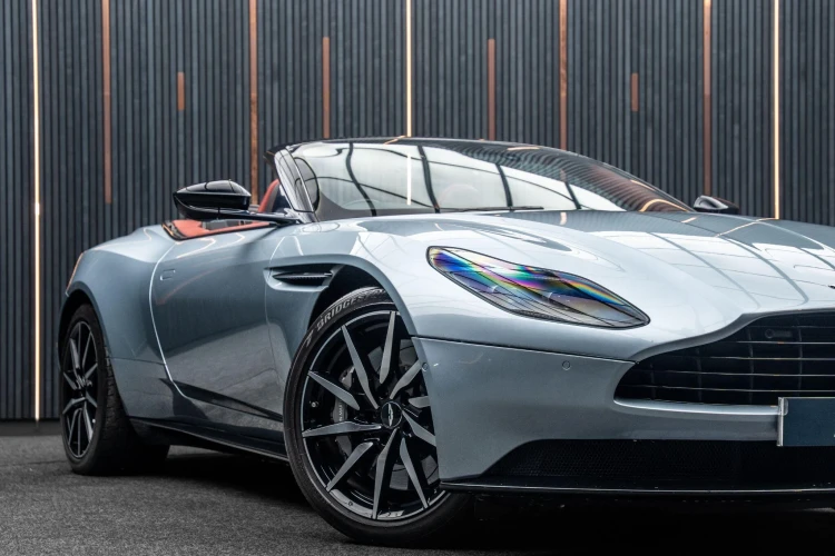 Vehicle Image 11