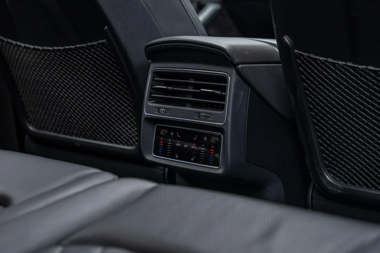 Vehicle Image 40