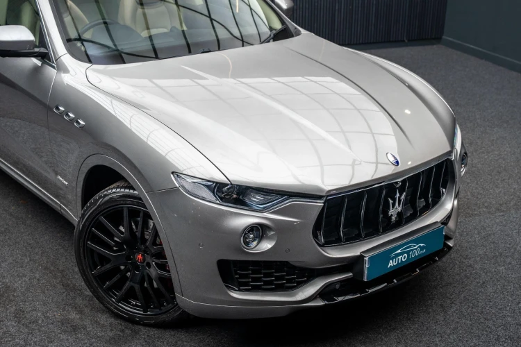 Vehicle Image 9