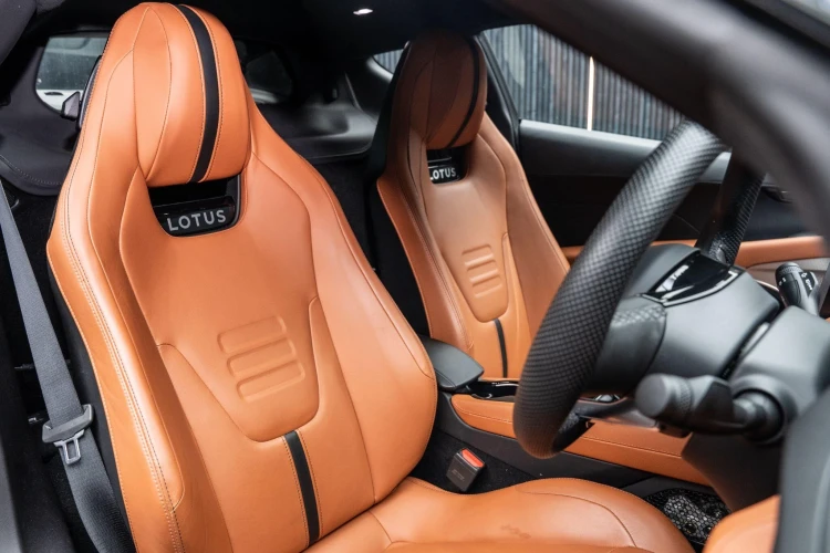 Vehicle Image 12
