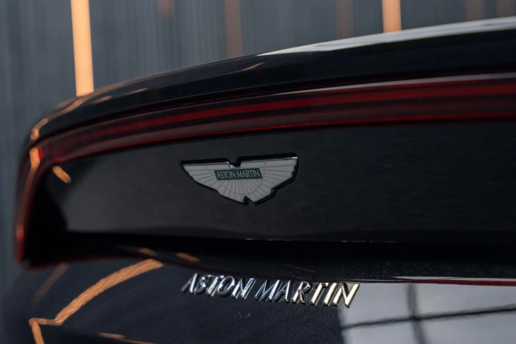 Vehicle Image 25