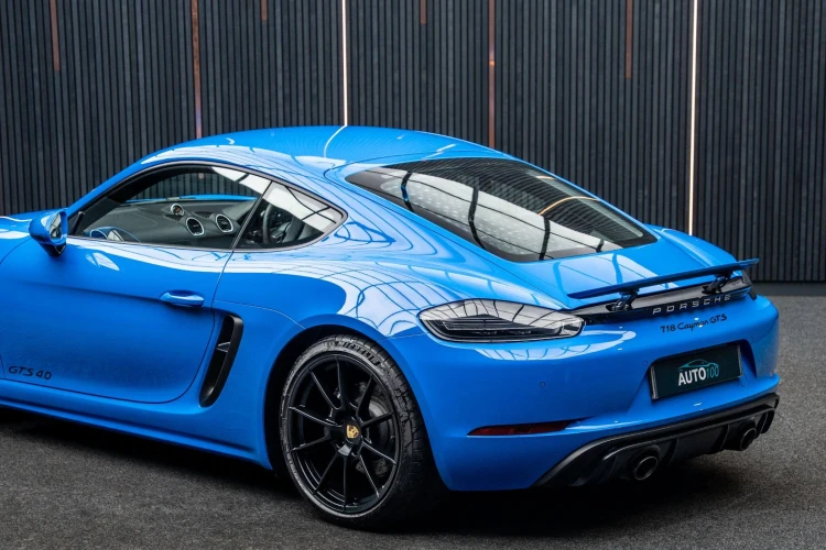 Vehicle Image 23
