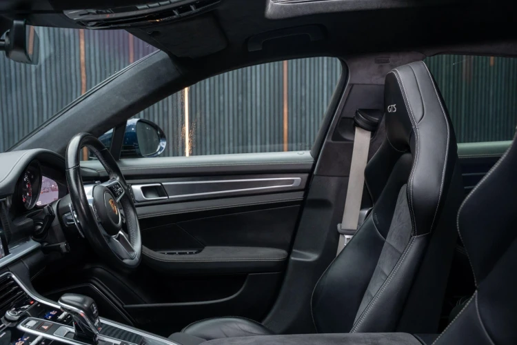 Vehicle Image 48