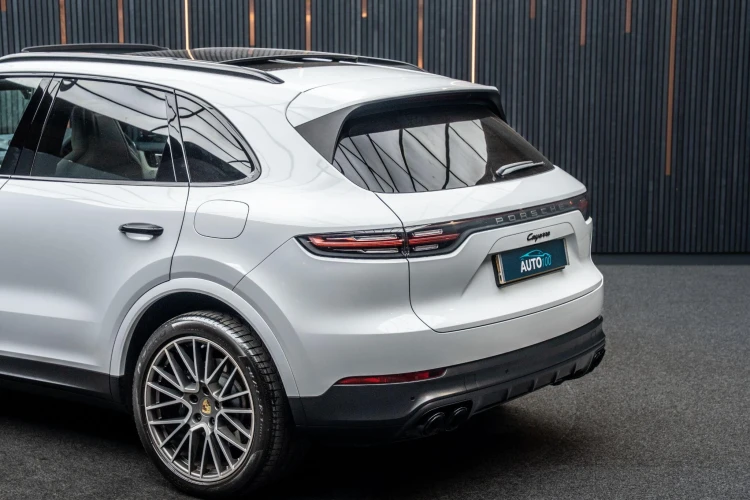 Vehicle Image 18