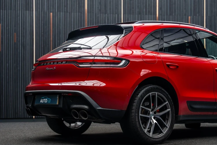 Vehicle Image 21