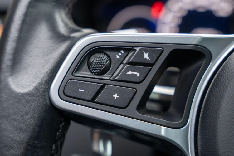 Vehicle Image 30