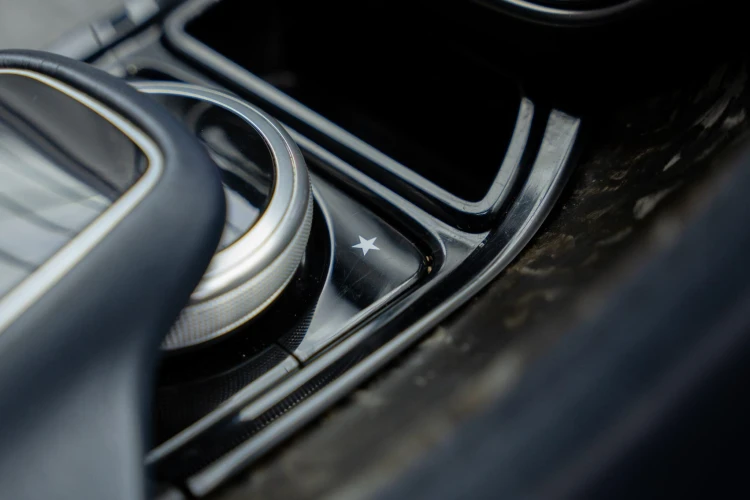 Vehicle Image 30
