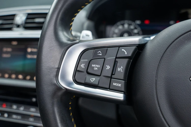 Vehicle Image 32
